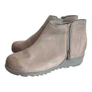 Sorel Women's Gray Ankle Wedge  Boots 10